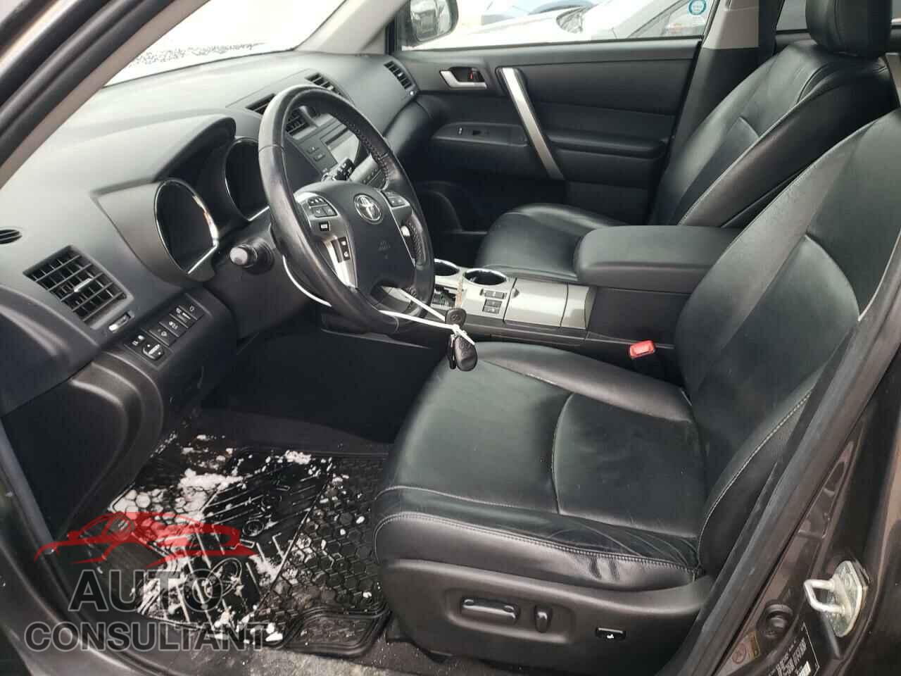 TOYOTA HIGHLANDER 2013 - 5TDBK3EH5DS240876
