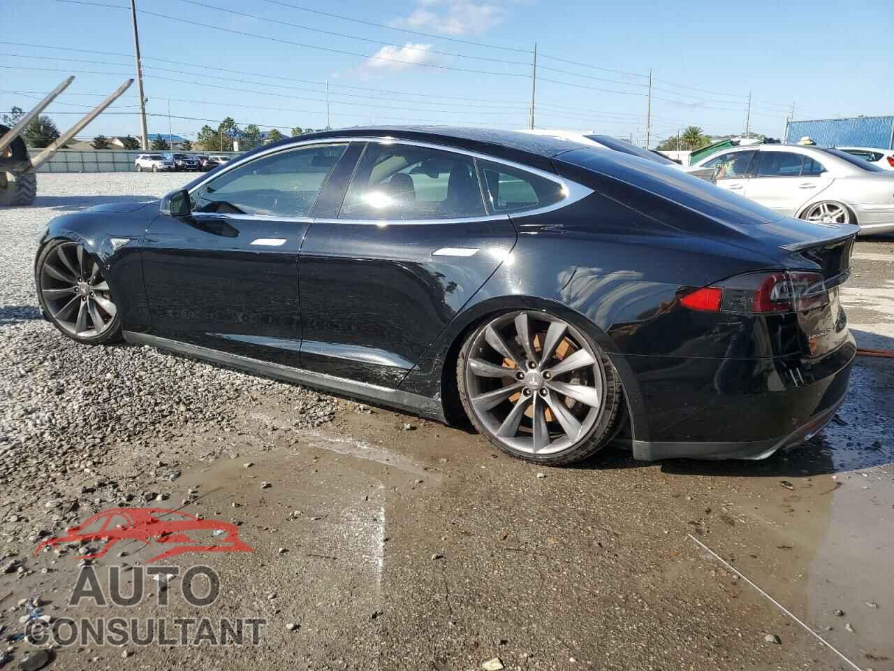 TESLA MODEL S 2013 - 5YJSA1DP7DFP14136