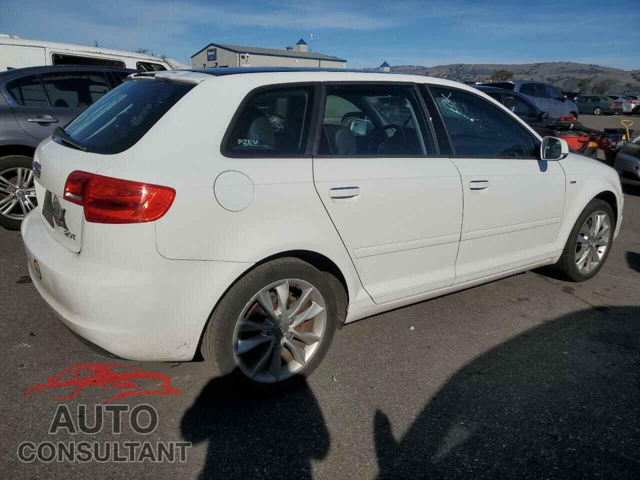 AUDI A3 2012 - WAUBEAFM9CA084003