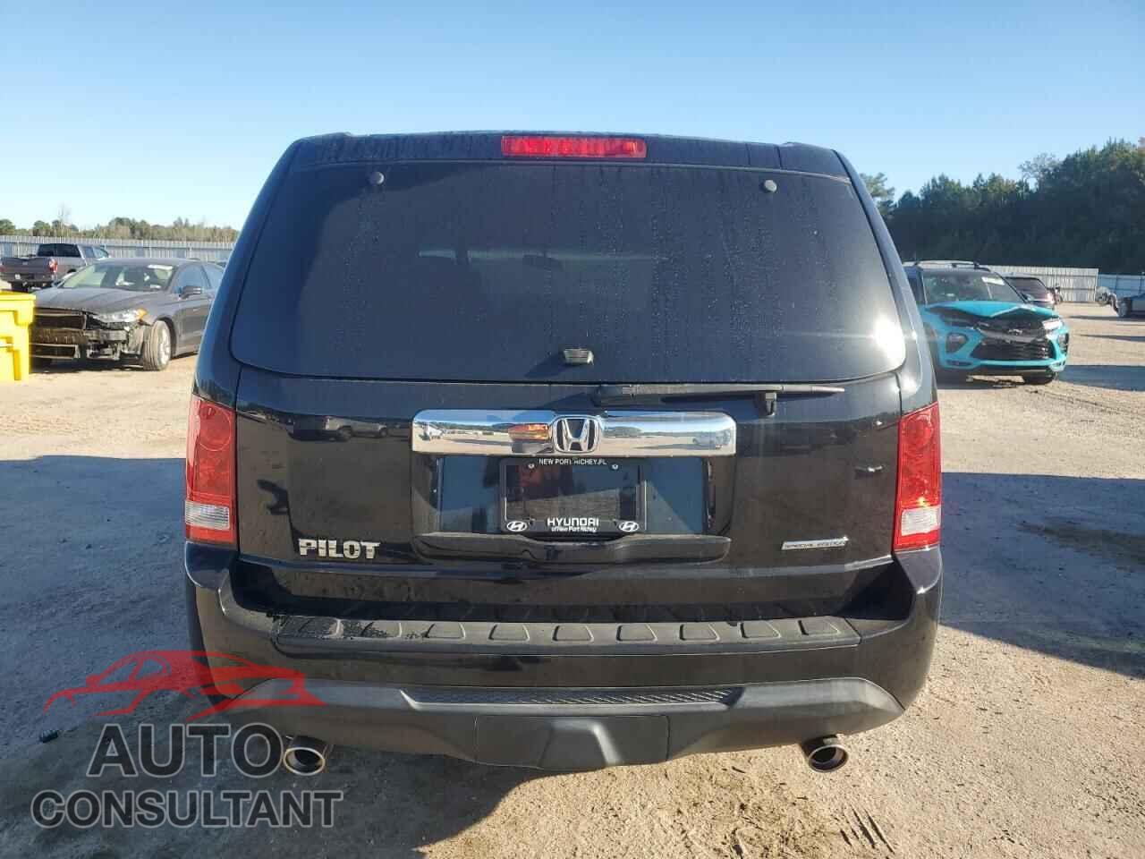 HONDA PILOT 2015 - 5FNYF3H33FB024403
