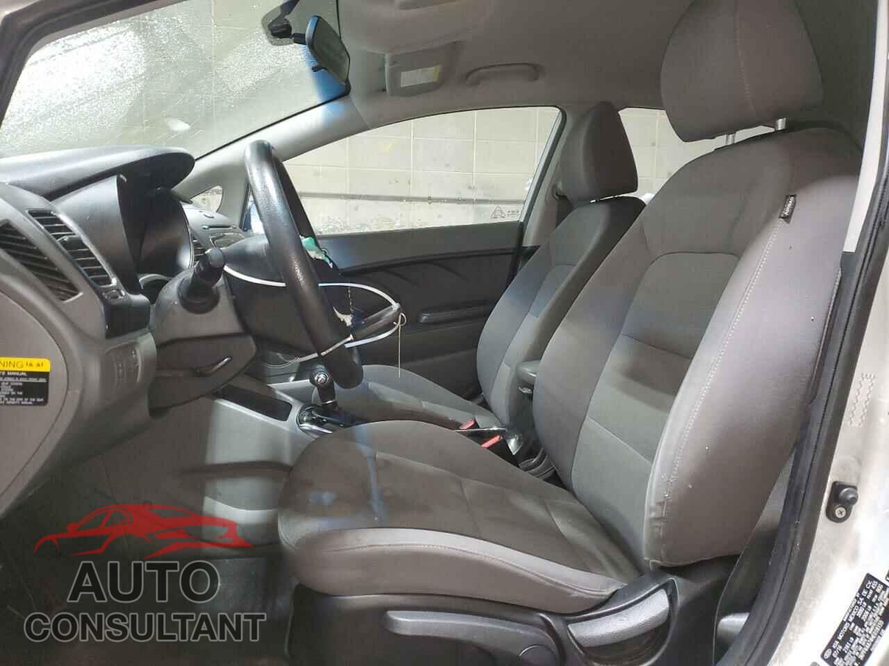 KIA FORTE 2017 - 3KPFK4A74HE018155