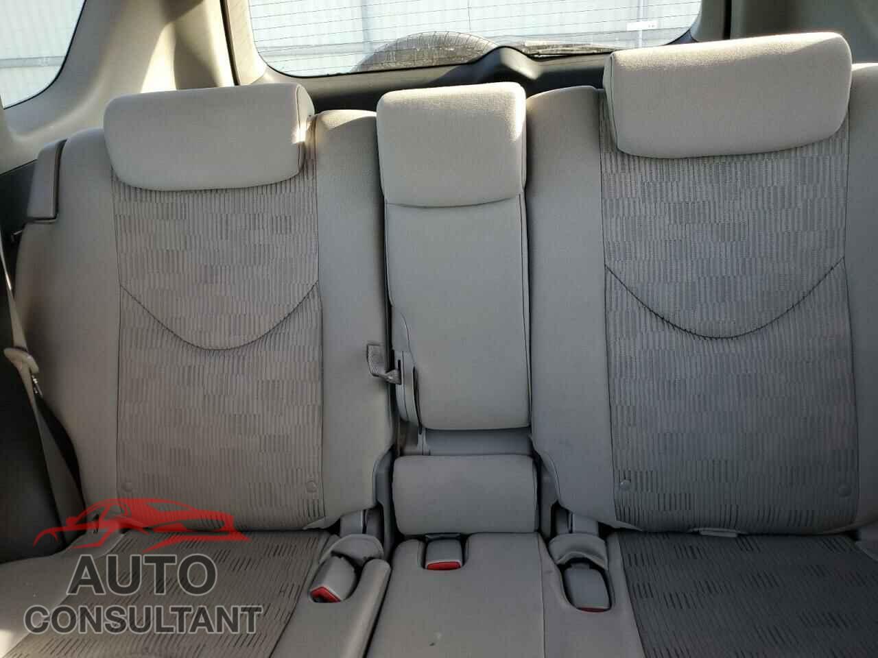 TOYOTA RAV4 2011 - JTMBF4DV4BD039982