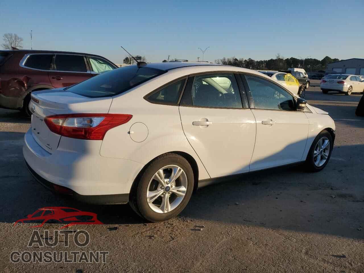 FORD FOCUS 2014 - 1FADP3F22EL180472