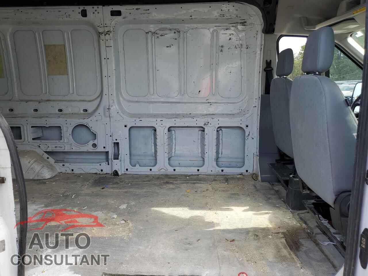FORD TRANSIT 2018 - 1FTYR2CM5JKA94207