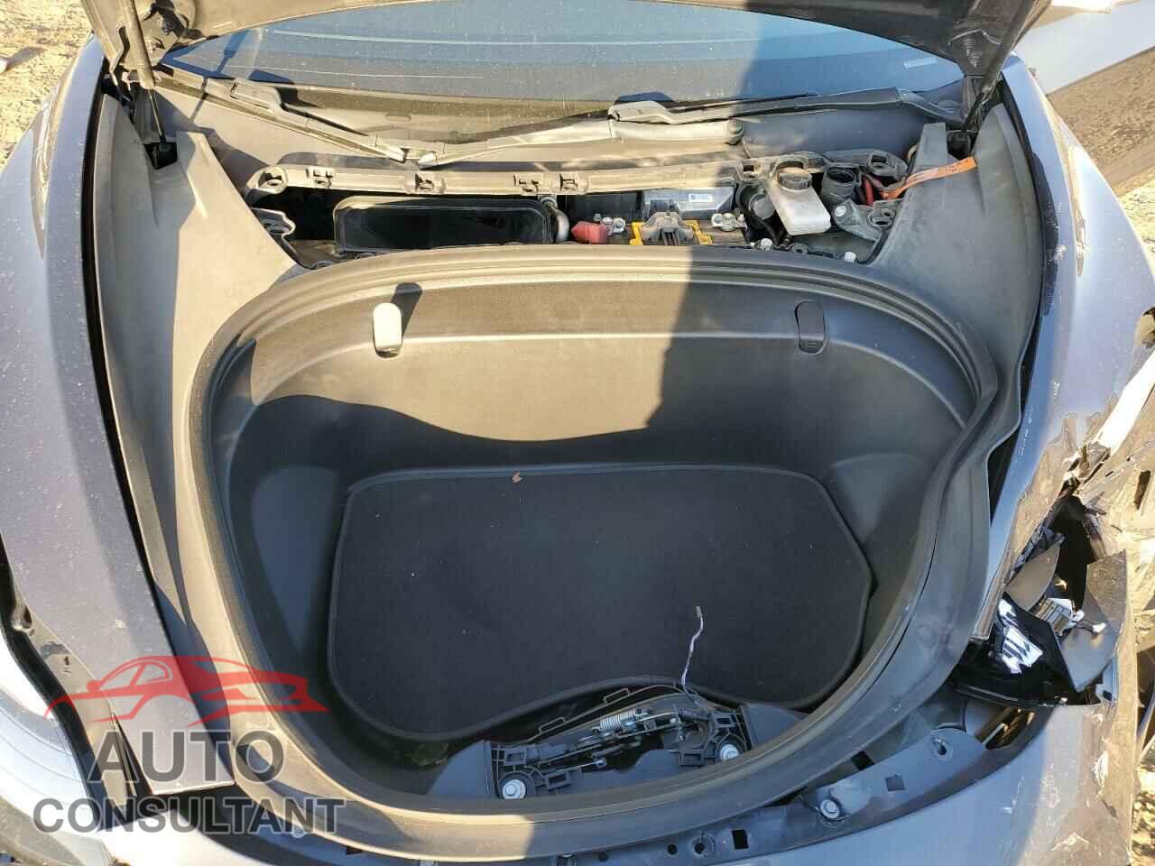 TESLA MODEL 3 2018 - 5YJ3E1EA8JF060455