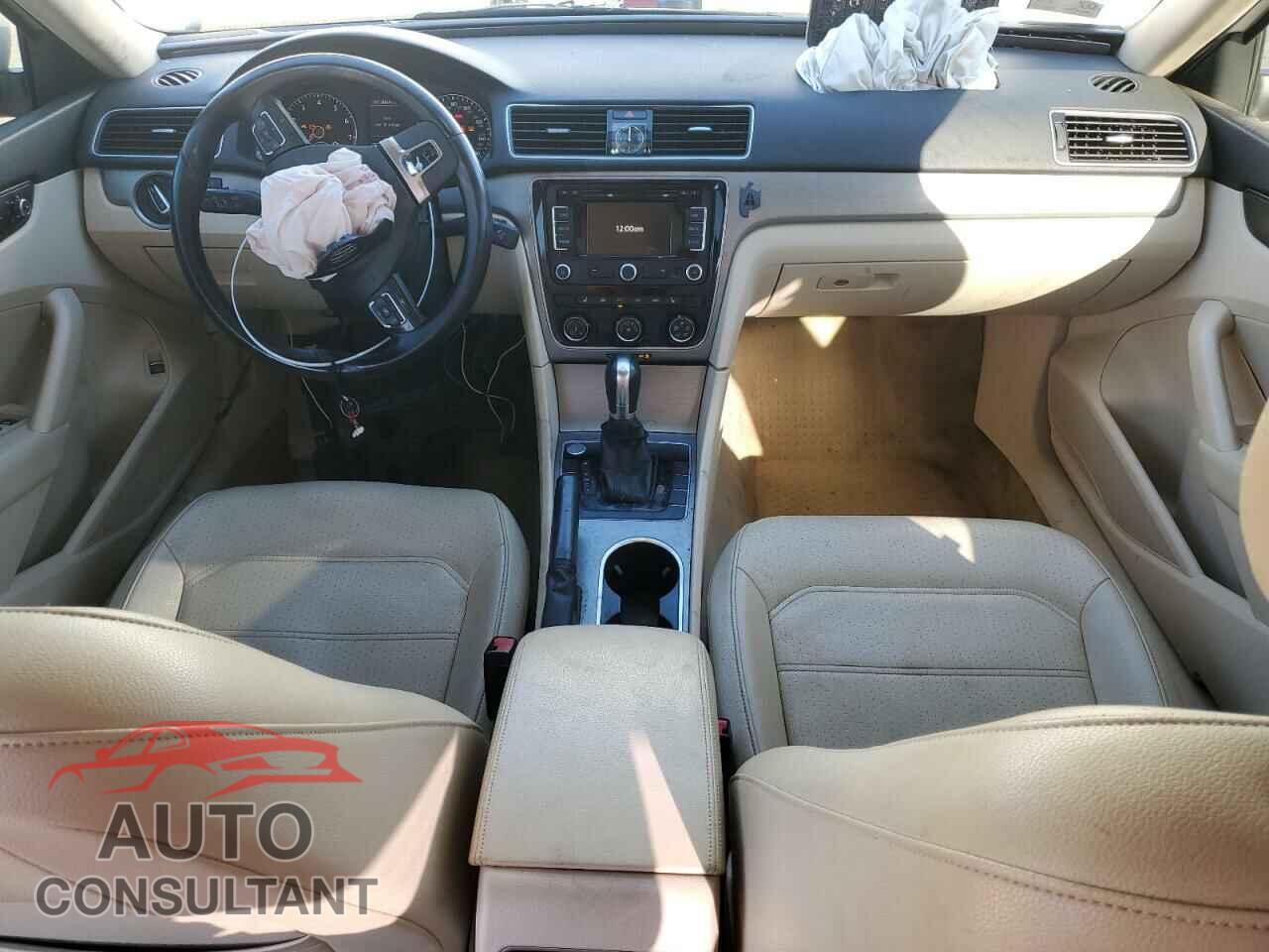 VOLKSWAGEN PASSAT 2014 - 1VWBP7A30EC002050