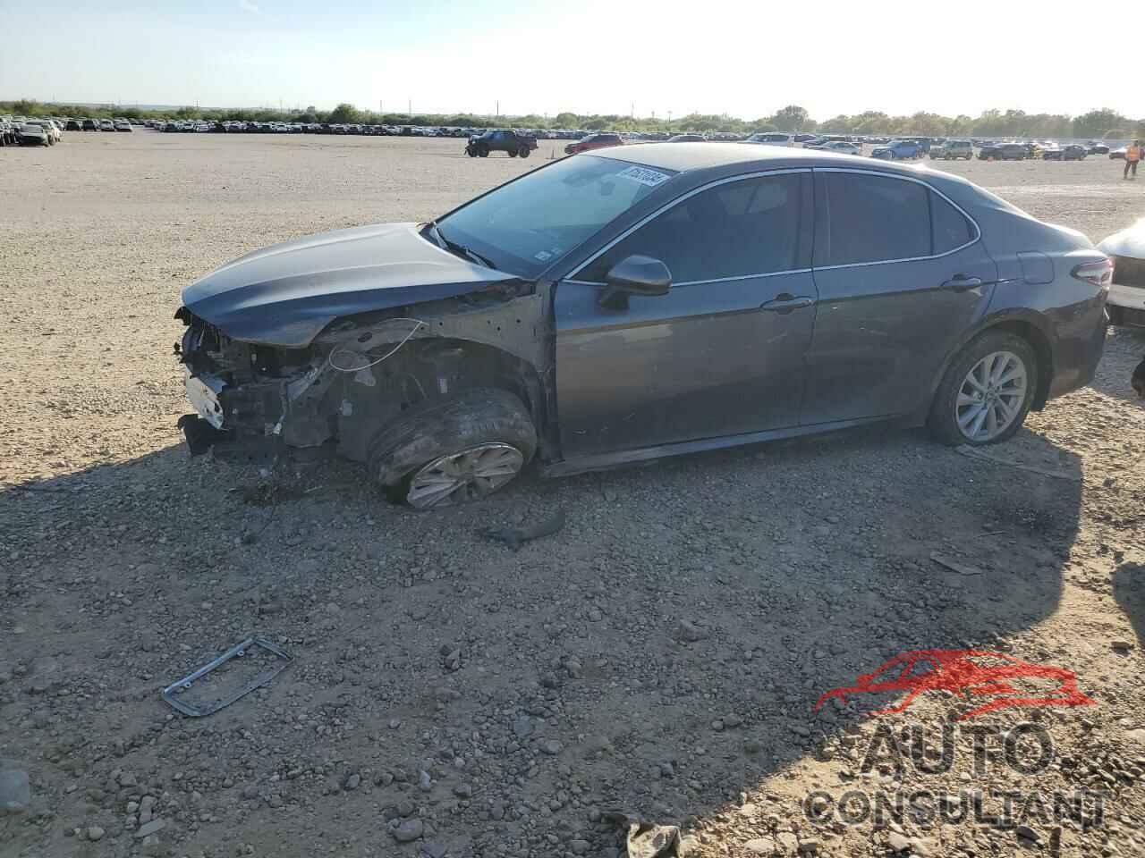 TOYOTA CAMRY 2022 - 4T1C11AK2NU672654