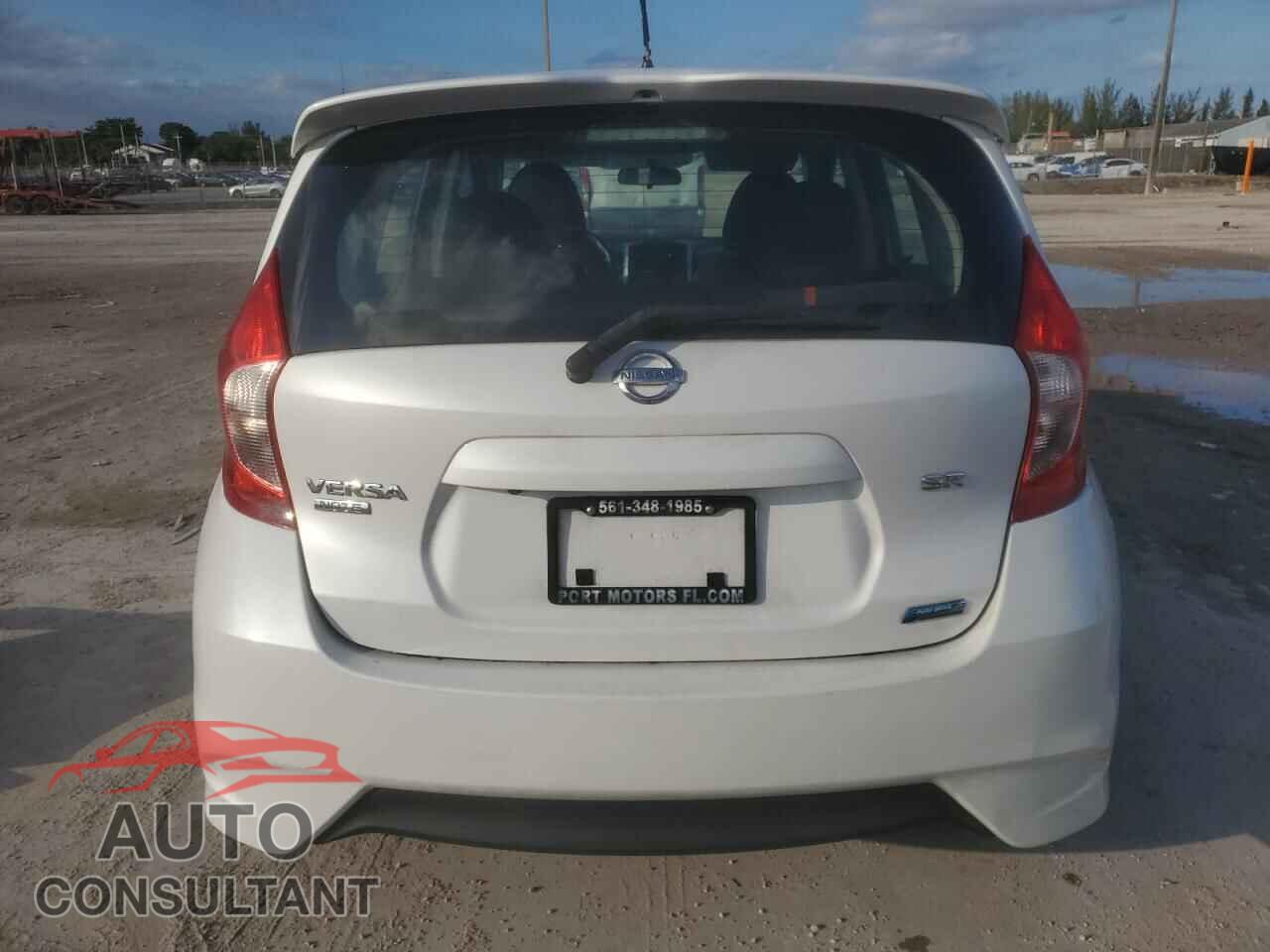 NISSAN VERSA 2015 - 3N1CE2CP1FL401204