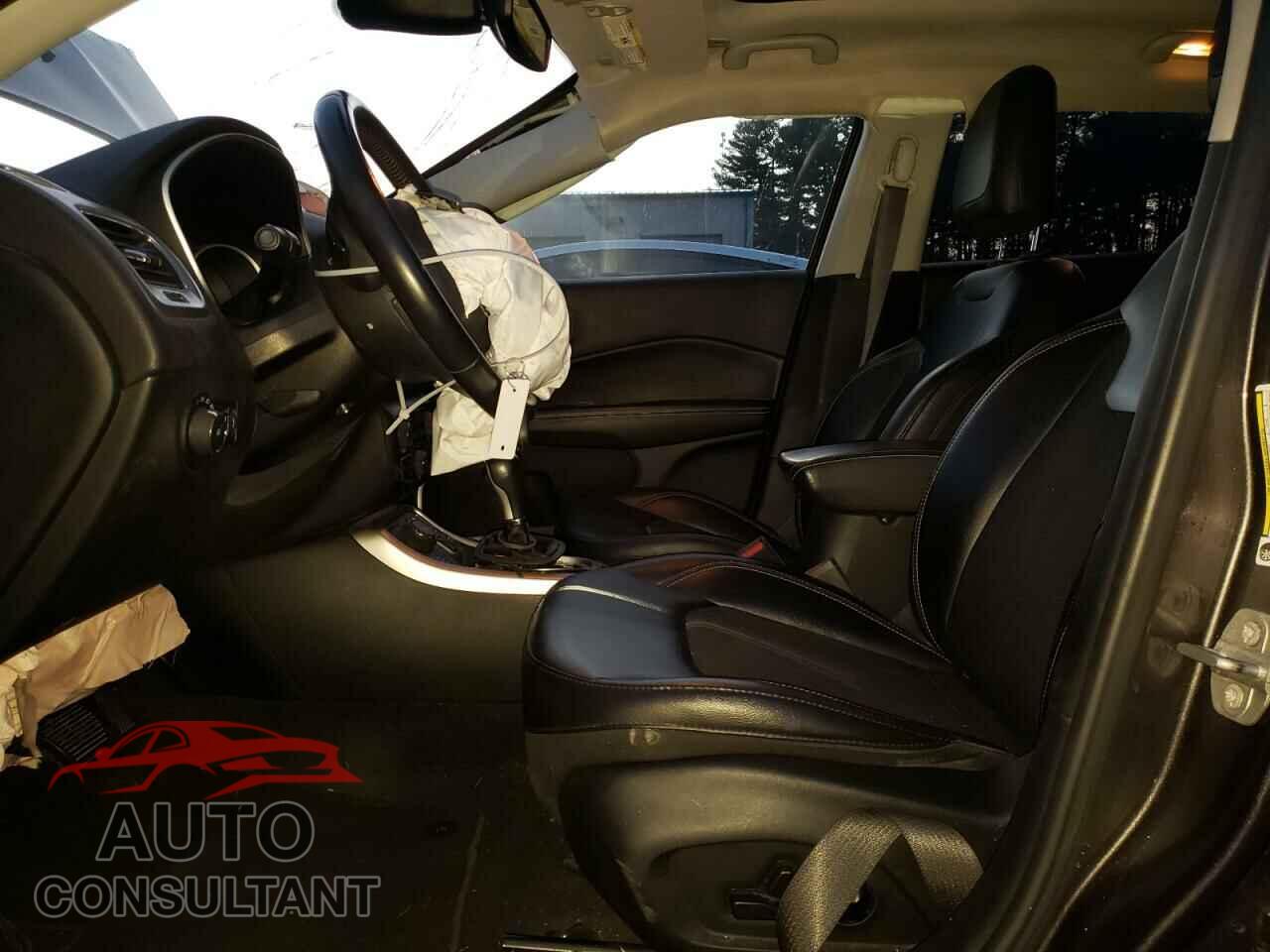 JEEP COMPASS 2018 - 3C4NJDBB1JT252224