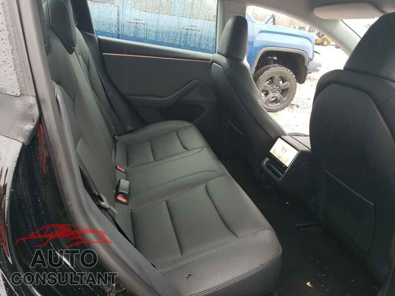 TESLA MODEL 3 2024 - 5YJ3E1EA5RF748960
