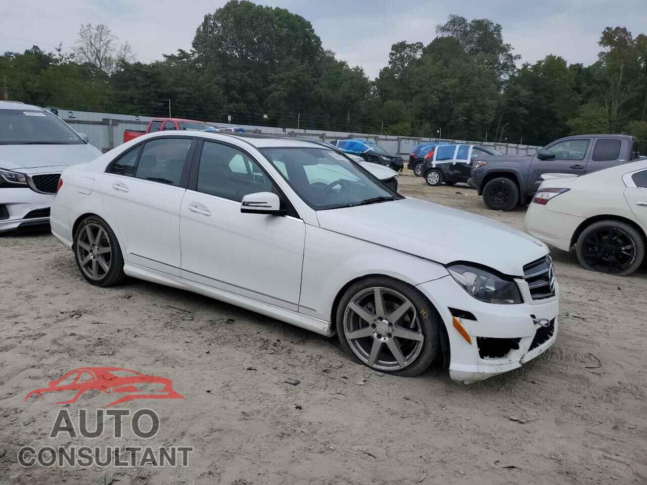 MERCEDES-BENZ C-CLASS 2014 - WDDGF4HB4EA964098