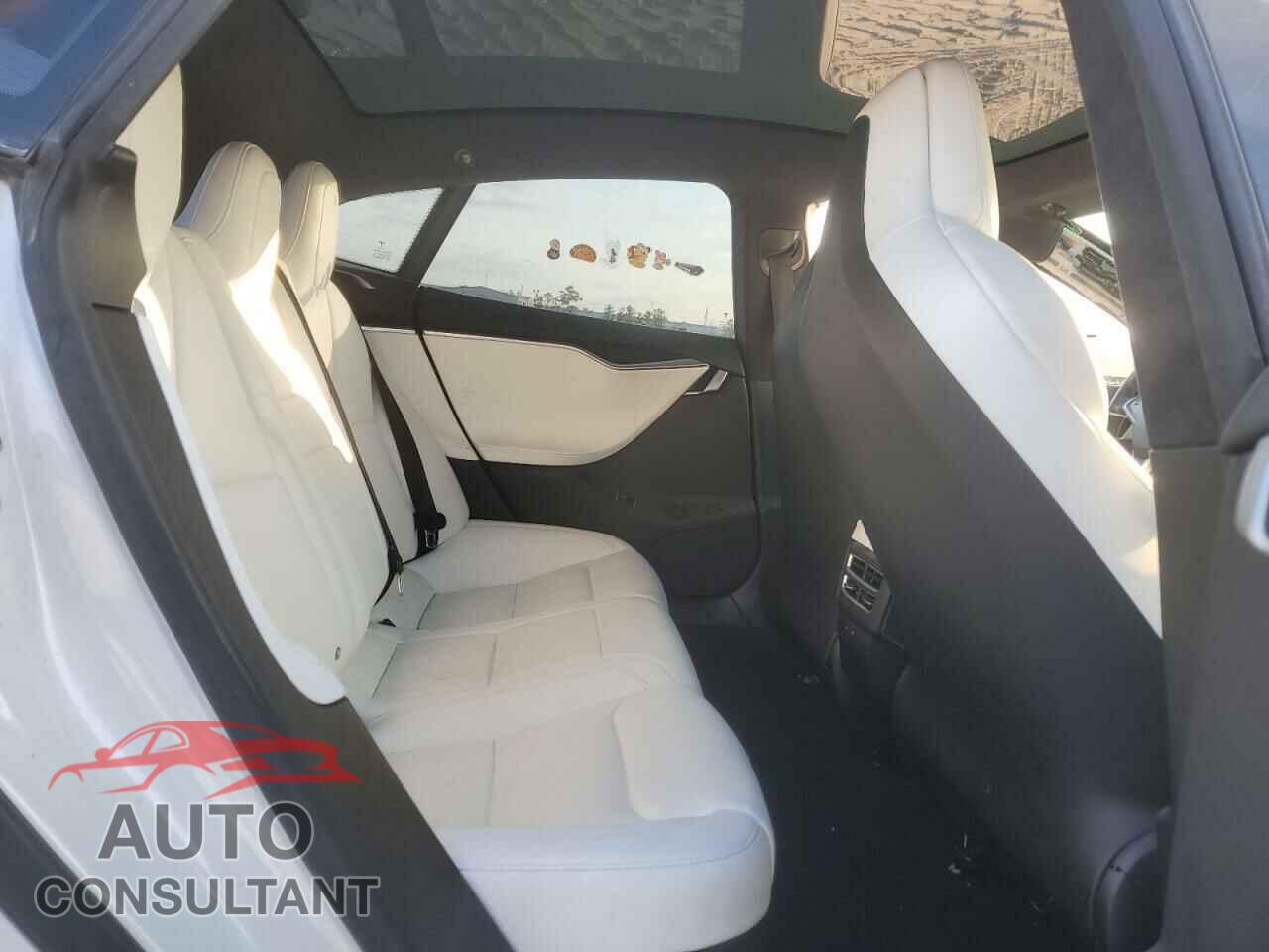TESLA MODEL S 2017 - 5YJSA1E17HF221458