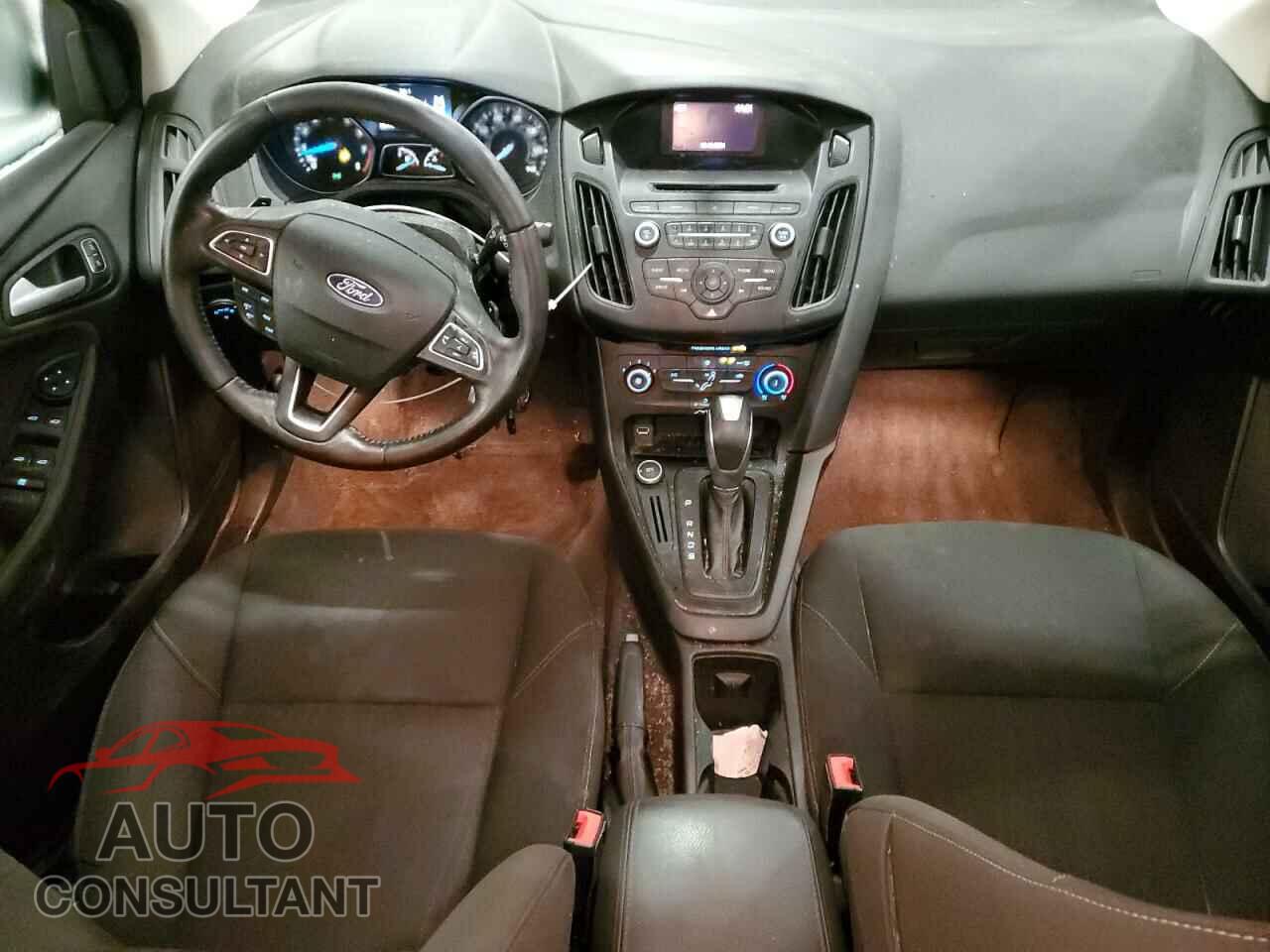 FORD FOCUS 2015 - 1FADP3F25FL219024