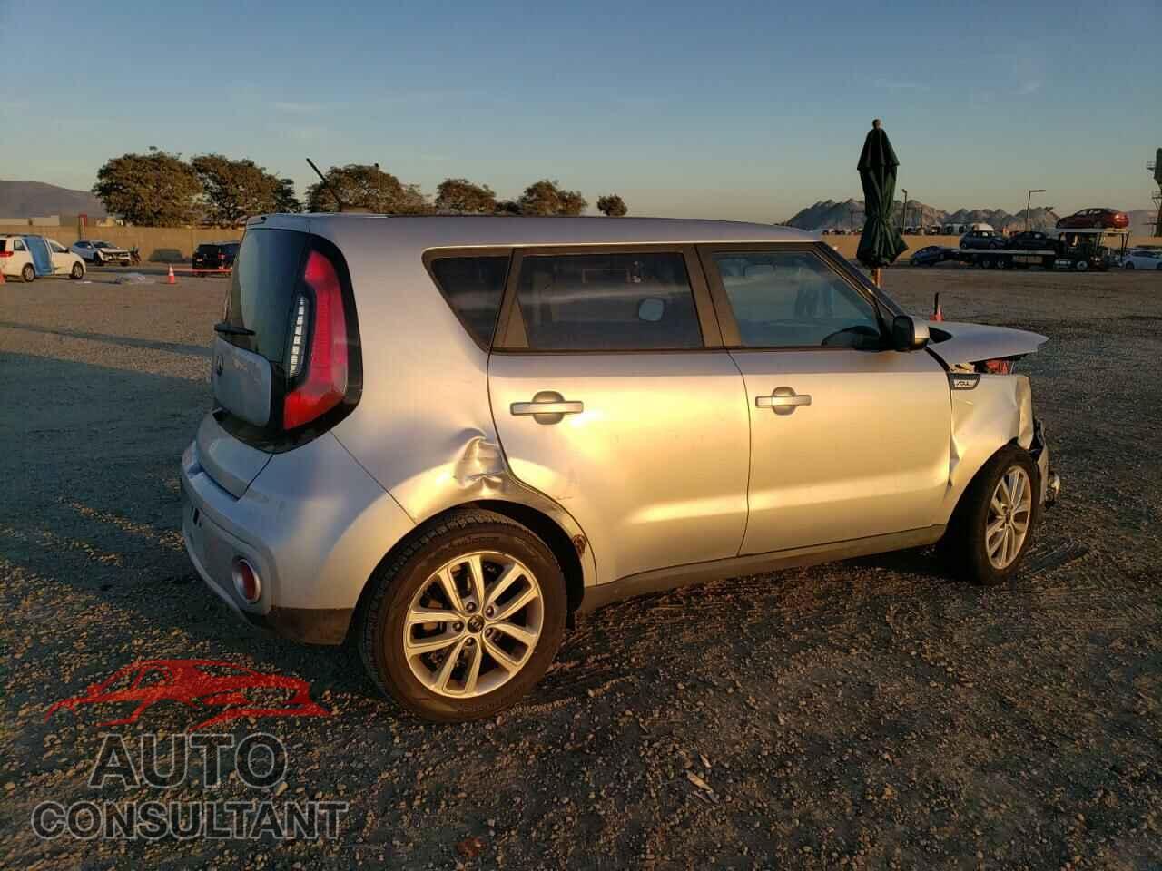 KIA SOUL 2018 - KNDJP3A5XJ7623372