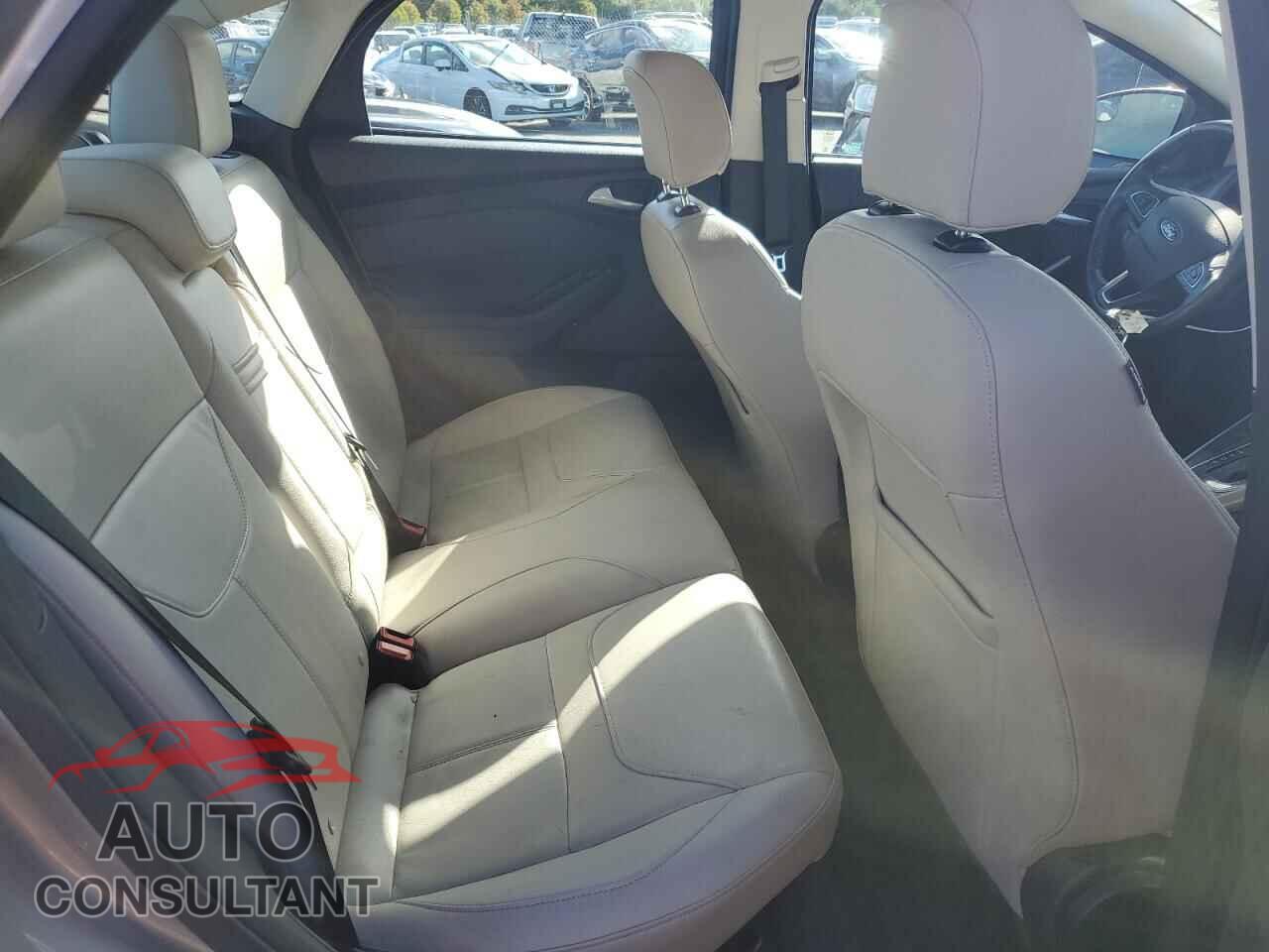 FORD FOCUS 2015 - 1FADP3J2XFL226736
