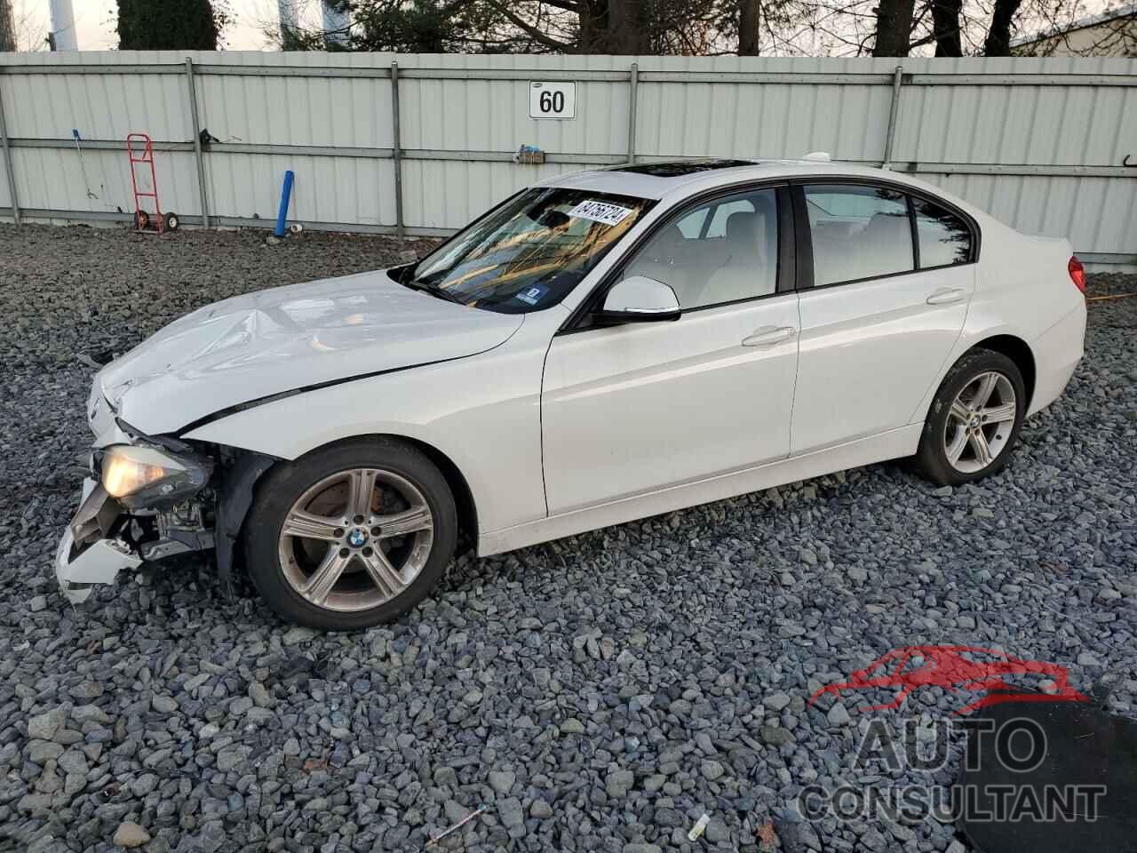 BMW 3 SERIES 2013 - WBA3C3C58DF979263