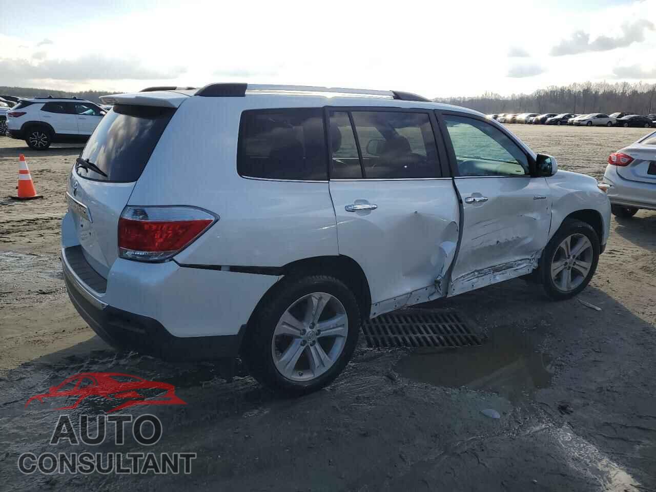 TOYOTA HIGHLANDER 2013 - 5TDYK3EH8DS135923