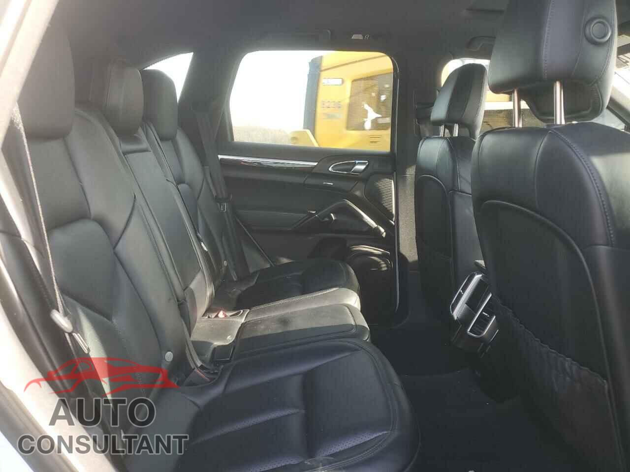 PORSCHE CAYENNE 2017 - WP1AA2A29HKA80698