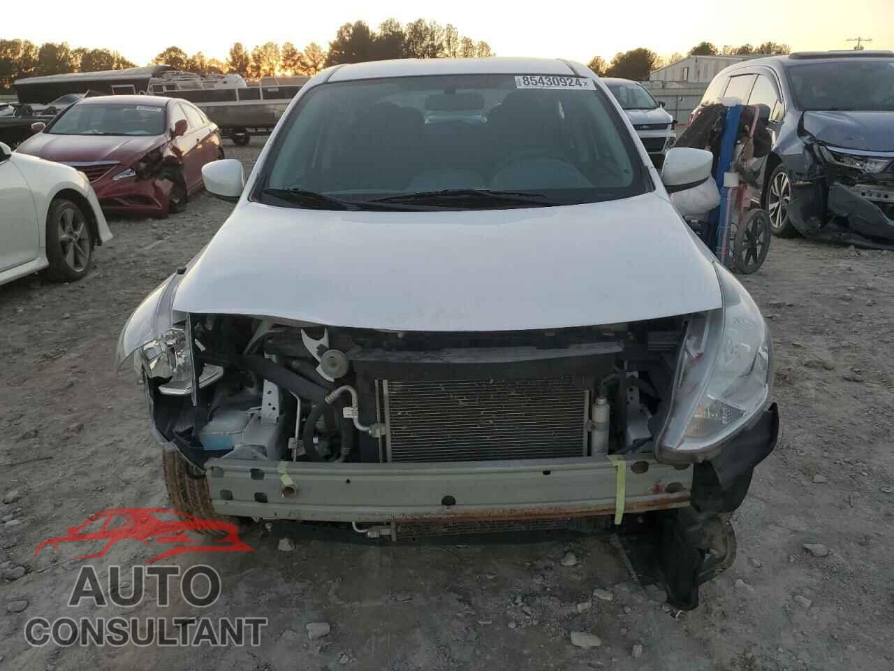 NISSAN VERSA 2017 - 3N1CN7AP1HL856444