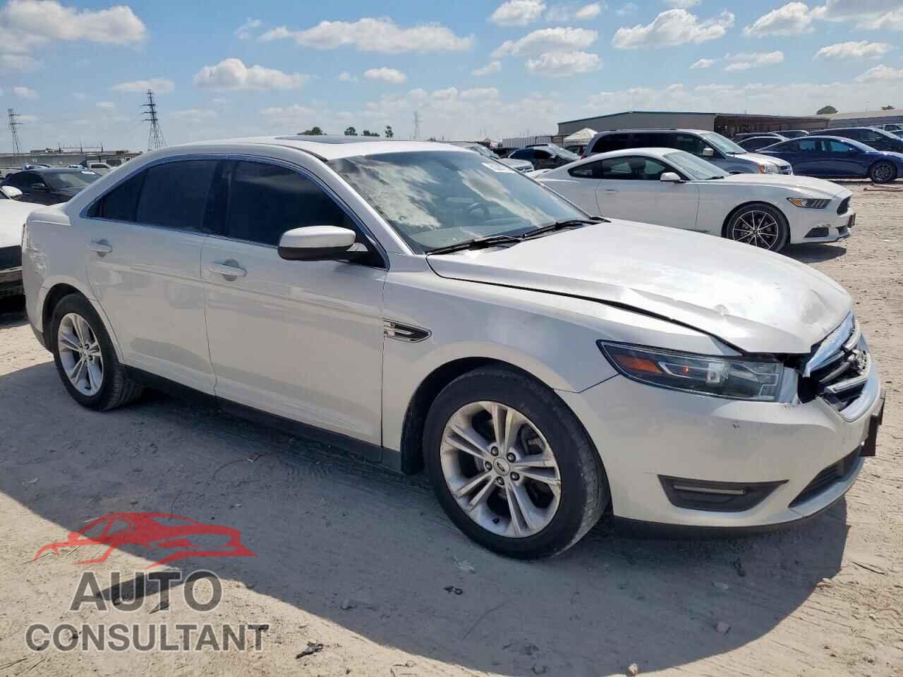 FORD TAURUS 2015 - 1FAHP2E87FG155045