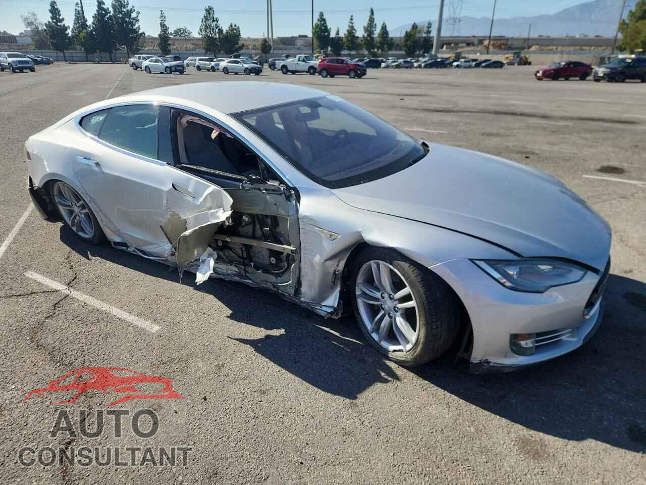 TESLA MODEL S 2013 - 5YJSA1CN6DFP19585