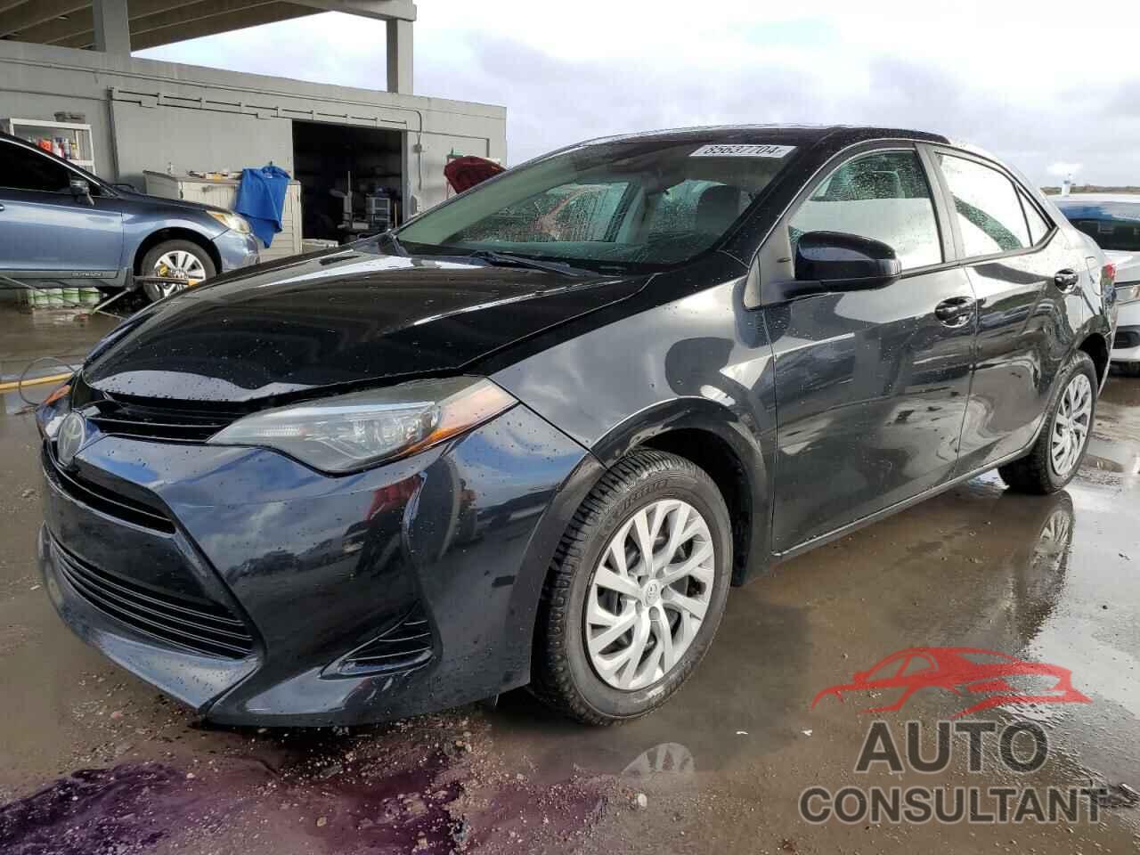 TOYOTA COROLLA 2018 - 5YFBURHE8JP821291