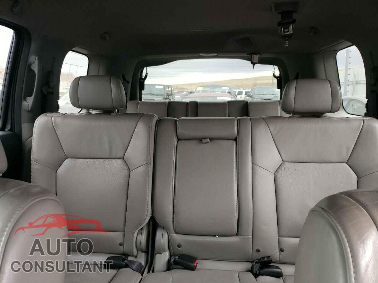 HONDA PILOT 2011 - 5FNYF4H52BB032767