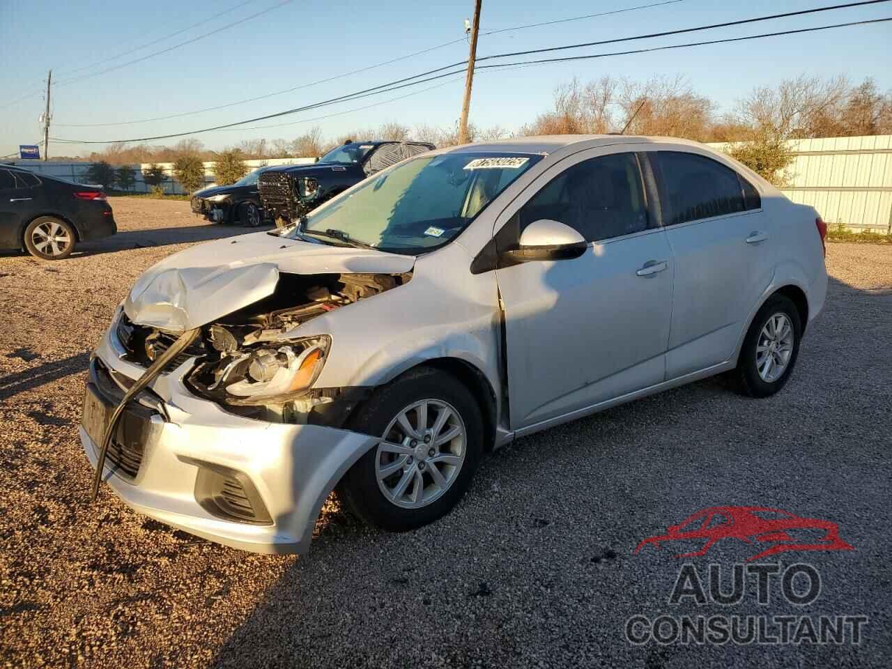 CHEVROLET SONIC 2018 - 1G1JD5SH1J4108896