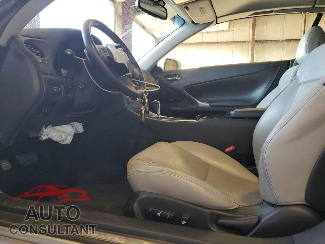 LEXUS IS 2012 - JTHFE2C23C2508832