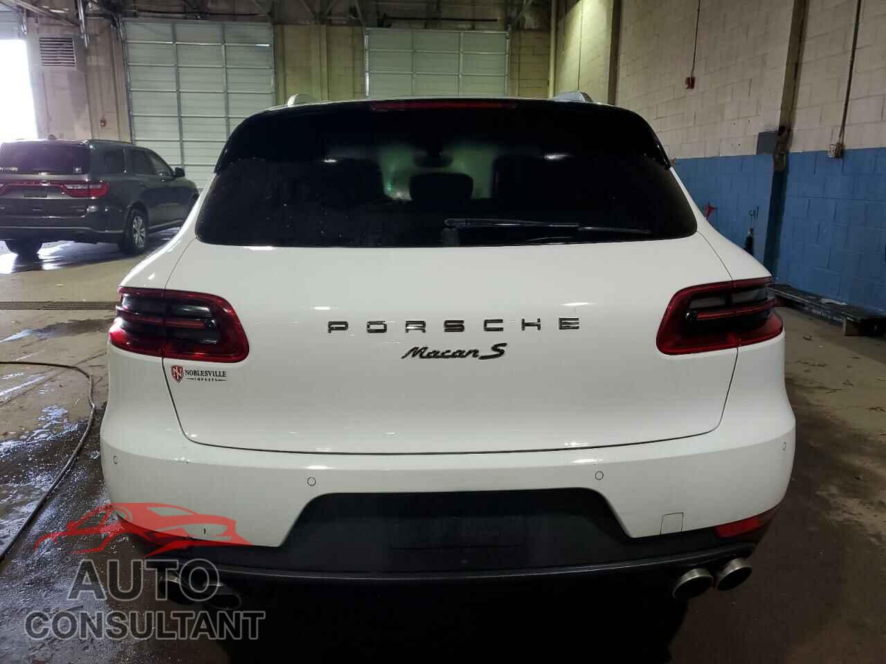 PORSCHE MACAN 2015 - WP1AB2A56FLB54660