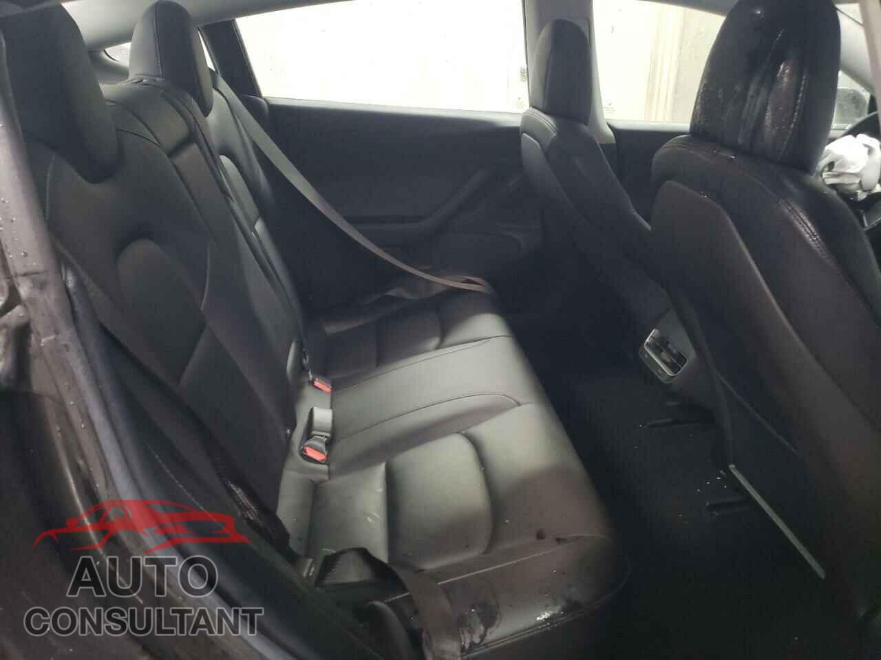 TESLA MODEL 3 2018 - 5YJ3E1EB4JF071607