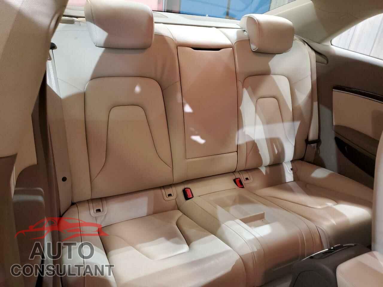 AUDI A5 2011 - WAULFAFR8BA028341