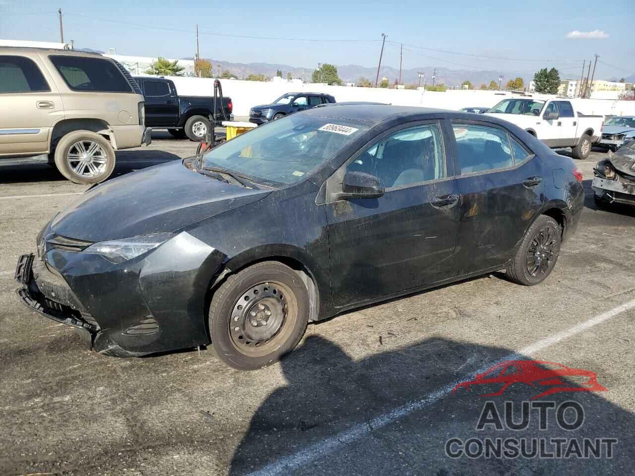TOYOTA COROLLA 2018 - 5YFBURHE9JP812437
