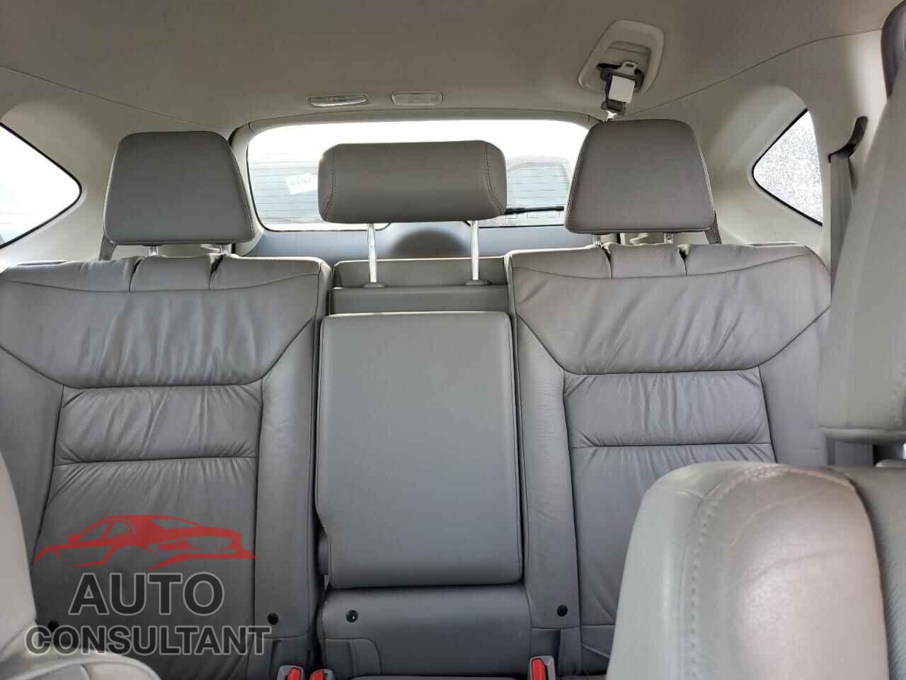HONDA CRV 2013 - 5J6RM4H75DL048435