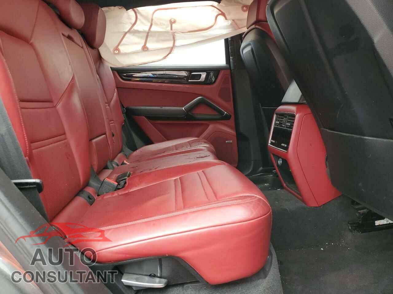 PORSCHE CAYENNE 2019 - WP1AA2AY1KDA07941