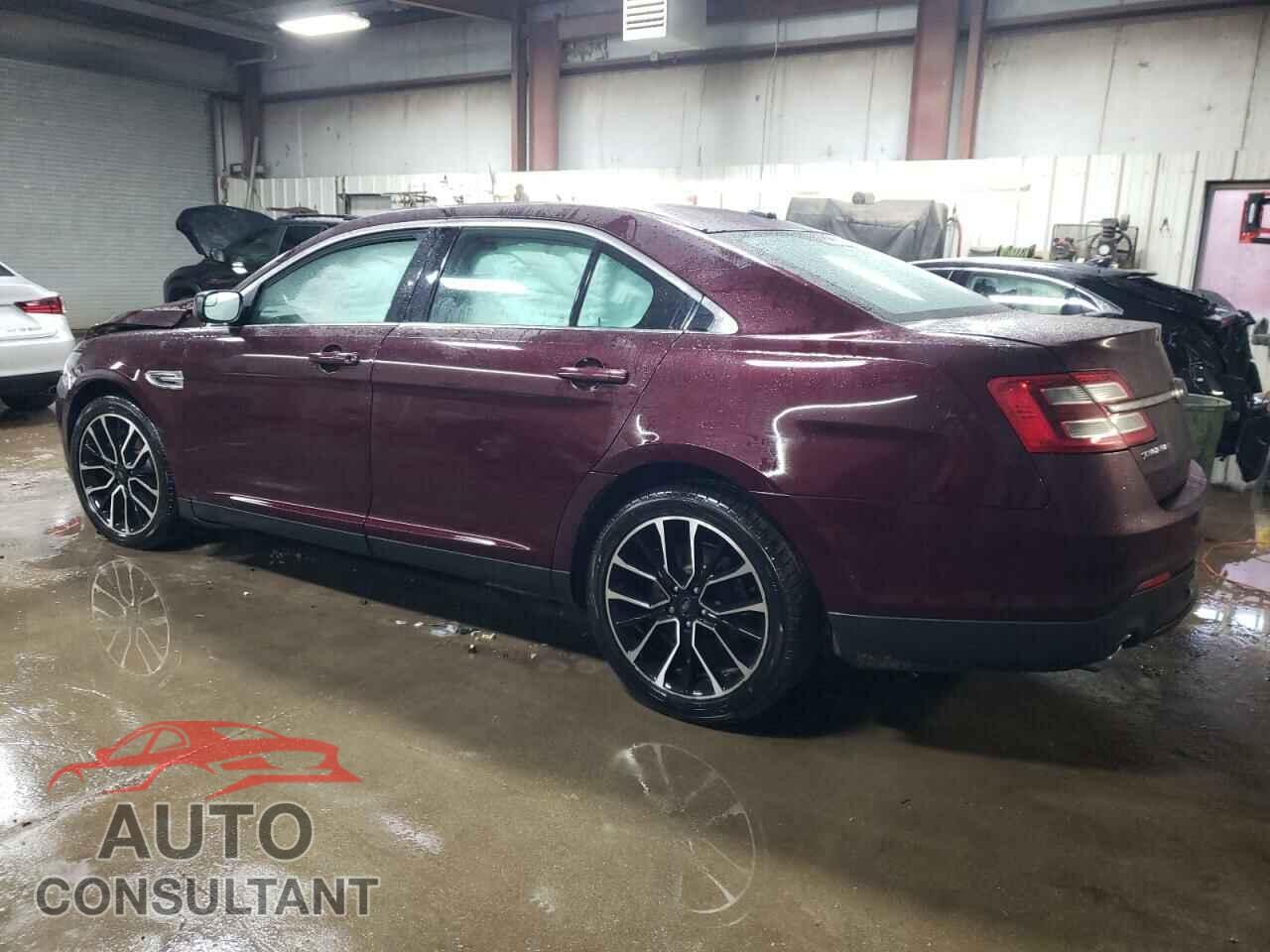 FORD TAURUS 2018 - 1FAHP2E80JG100901