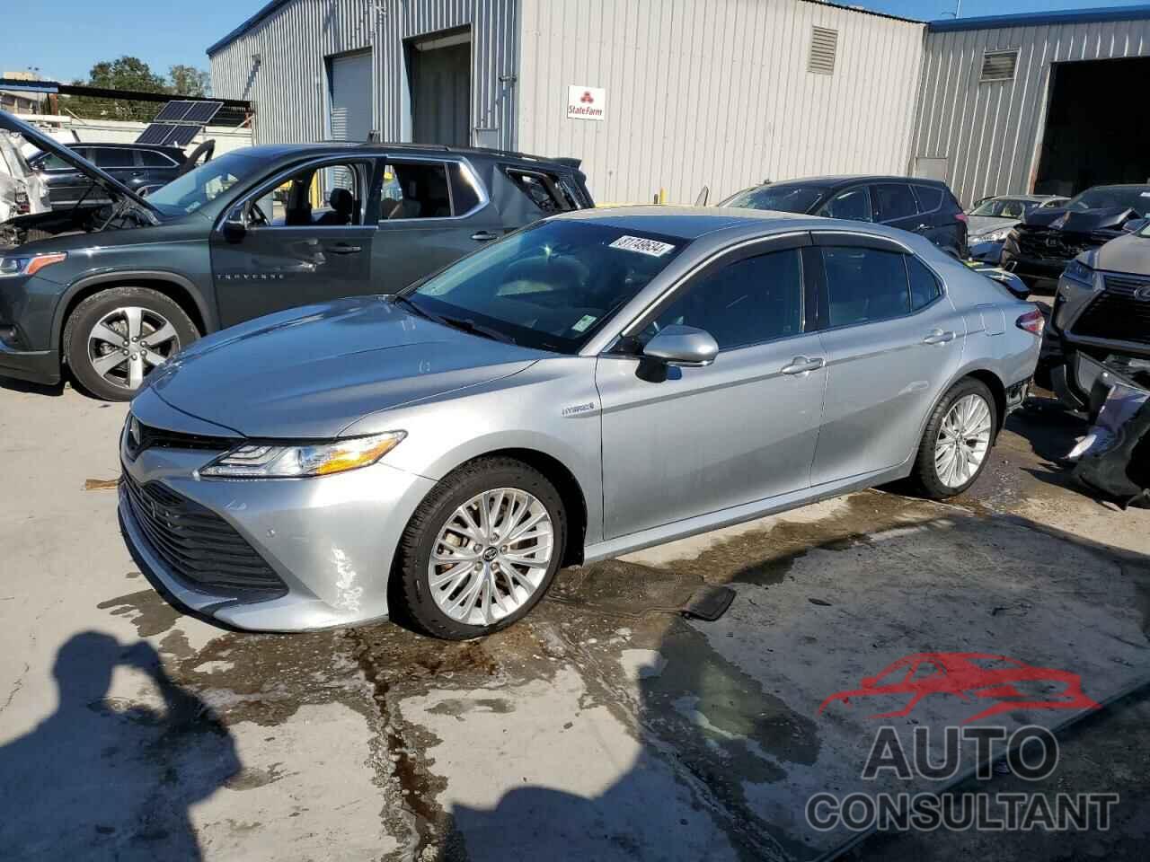 TOYOTA CAMRY 2018 - 4T1B21HK5JU001858