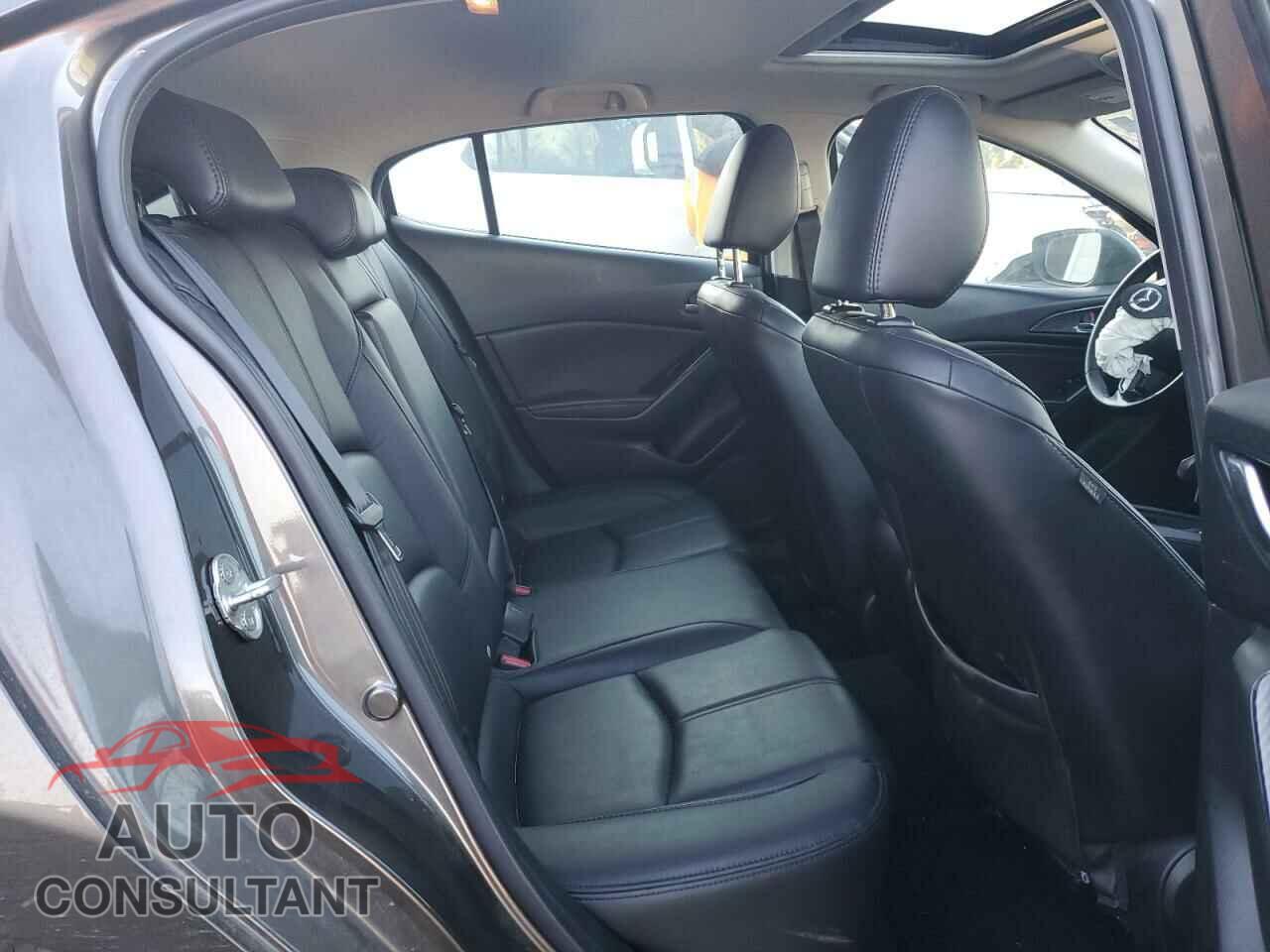 MAZDA 3 2017 - 3MZBN1L32HM133533