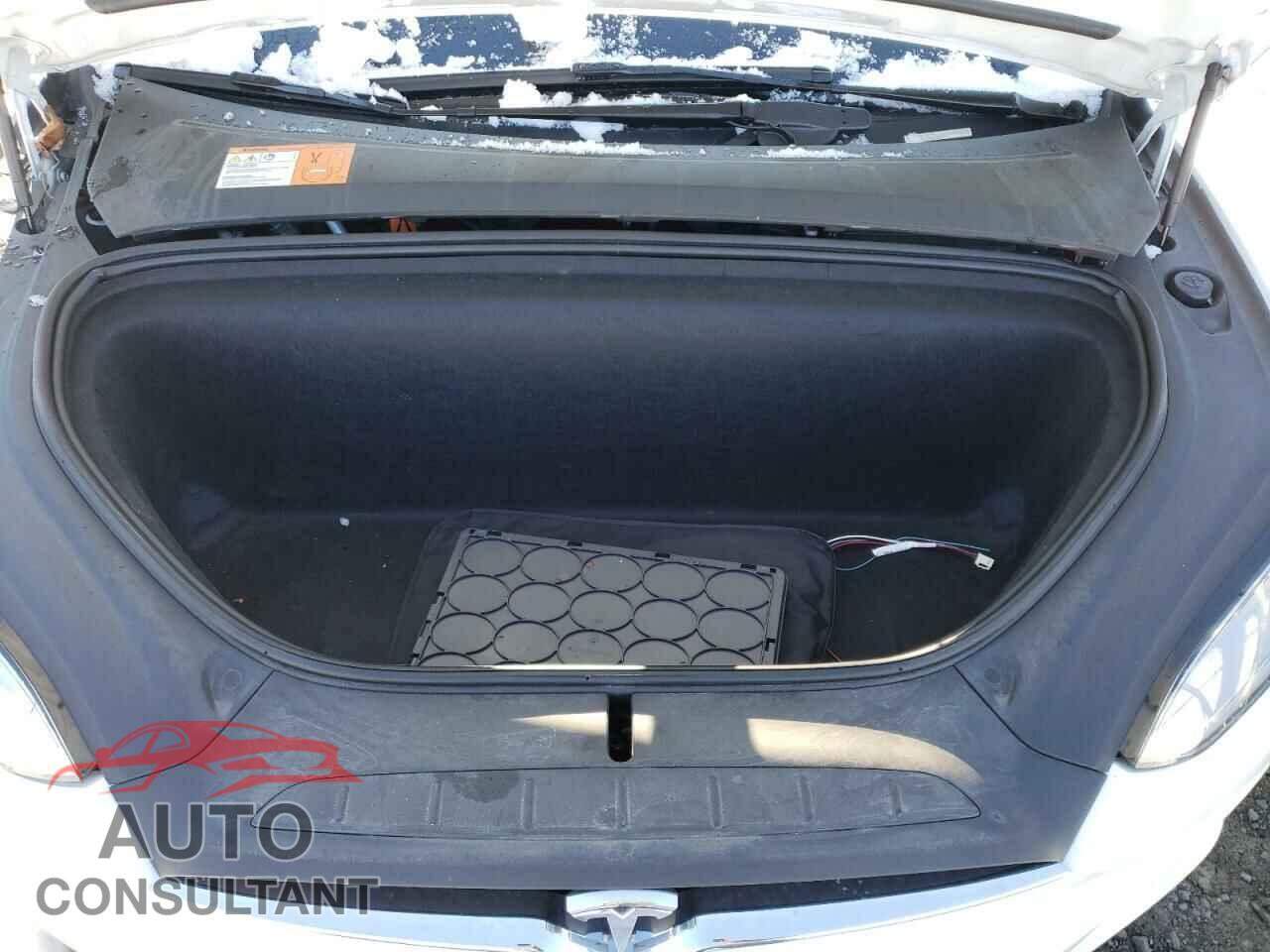 TESLA MODEL X 2018 - 5YJXCBE21JF127791