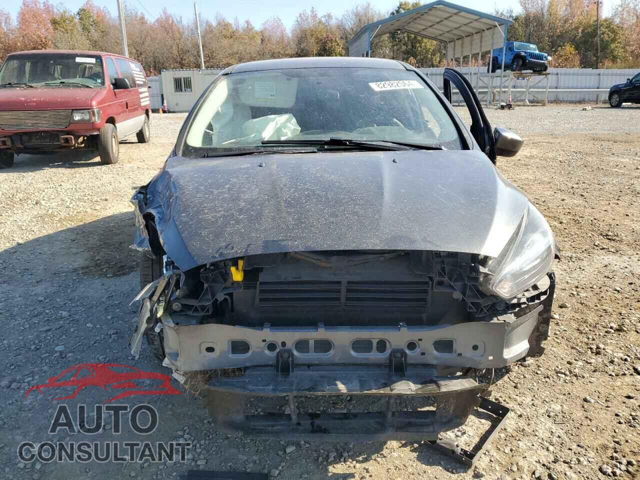FORD FOCUS 2018 - 1FADP3F22JL255200