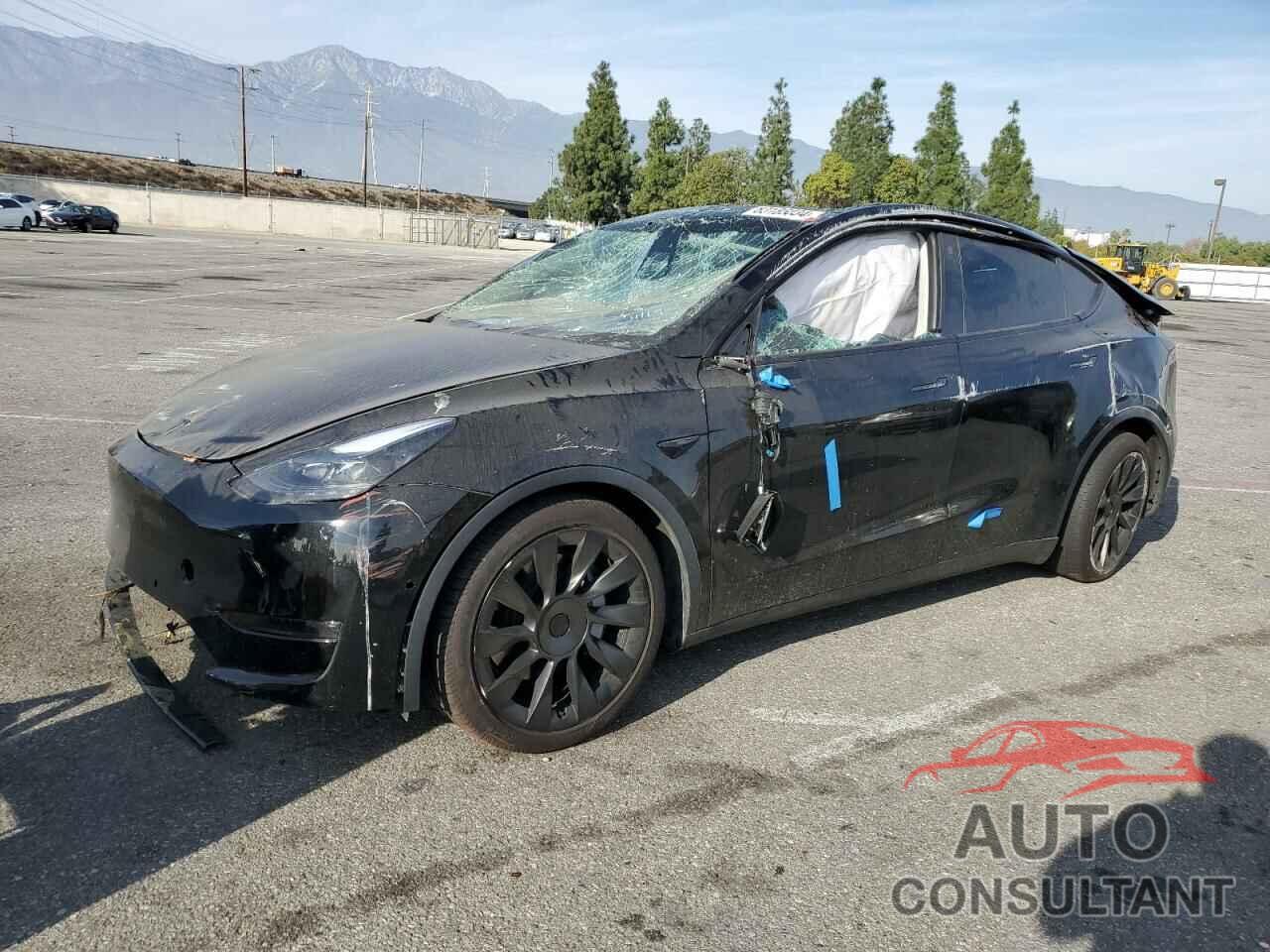 TESLA MODEL Y 2021 - 5YJYGDED2MF124330