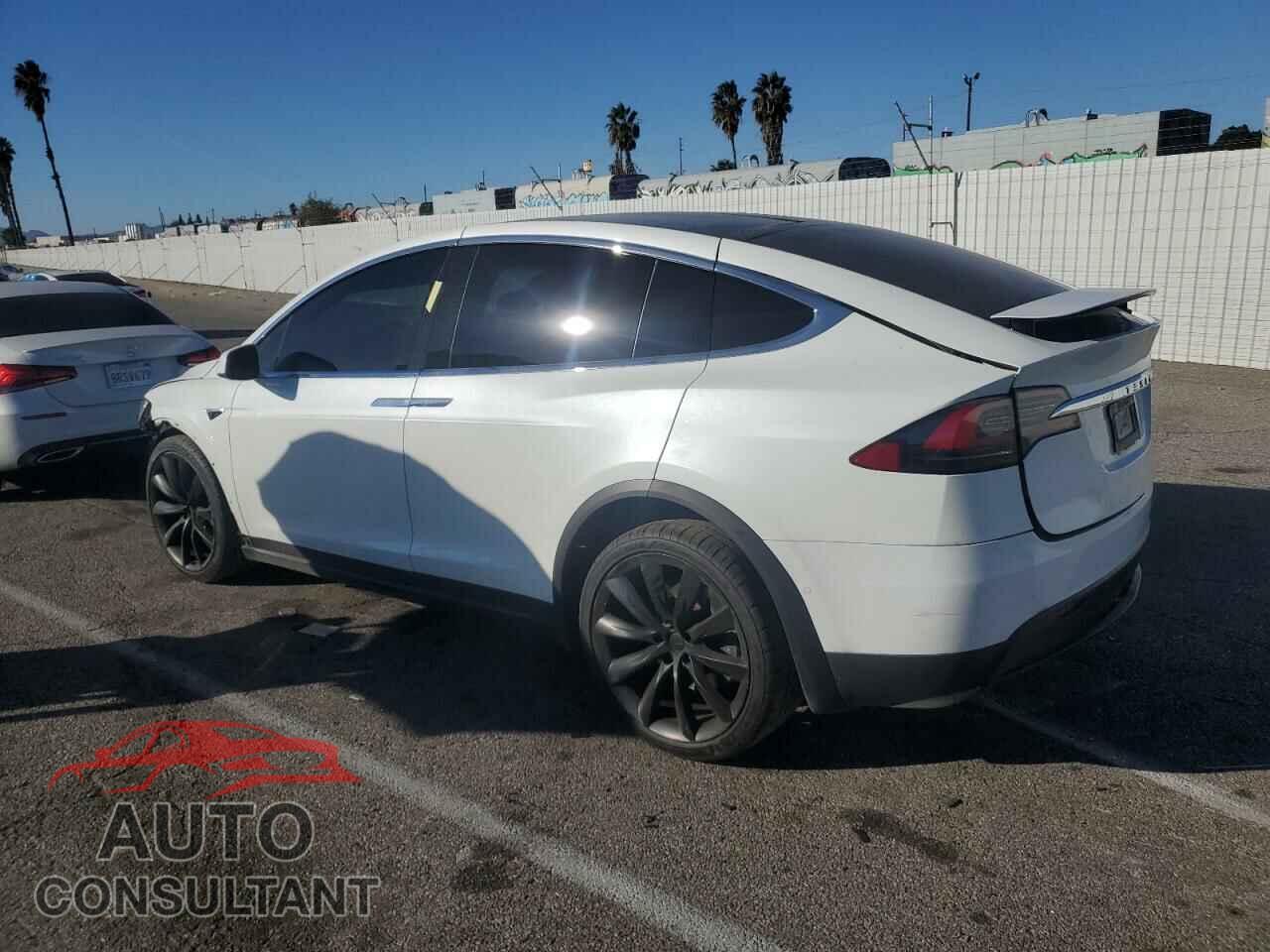 TESLA MODEL X 2018 - 5YJXCBE26JF140052