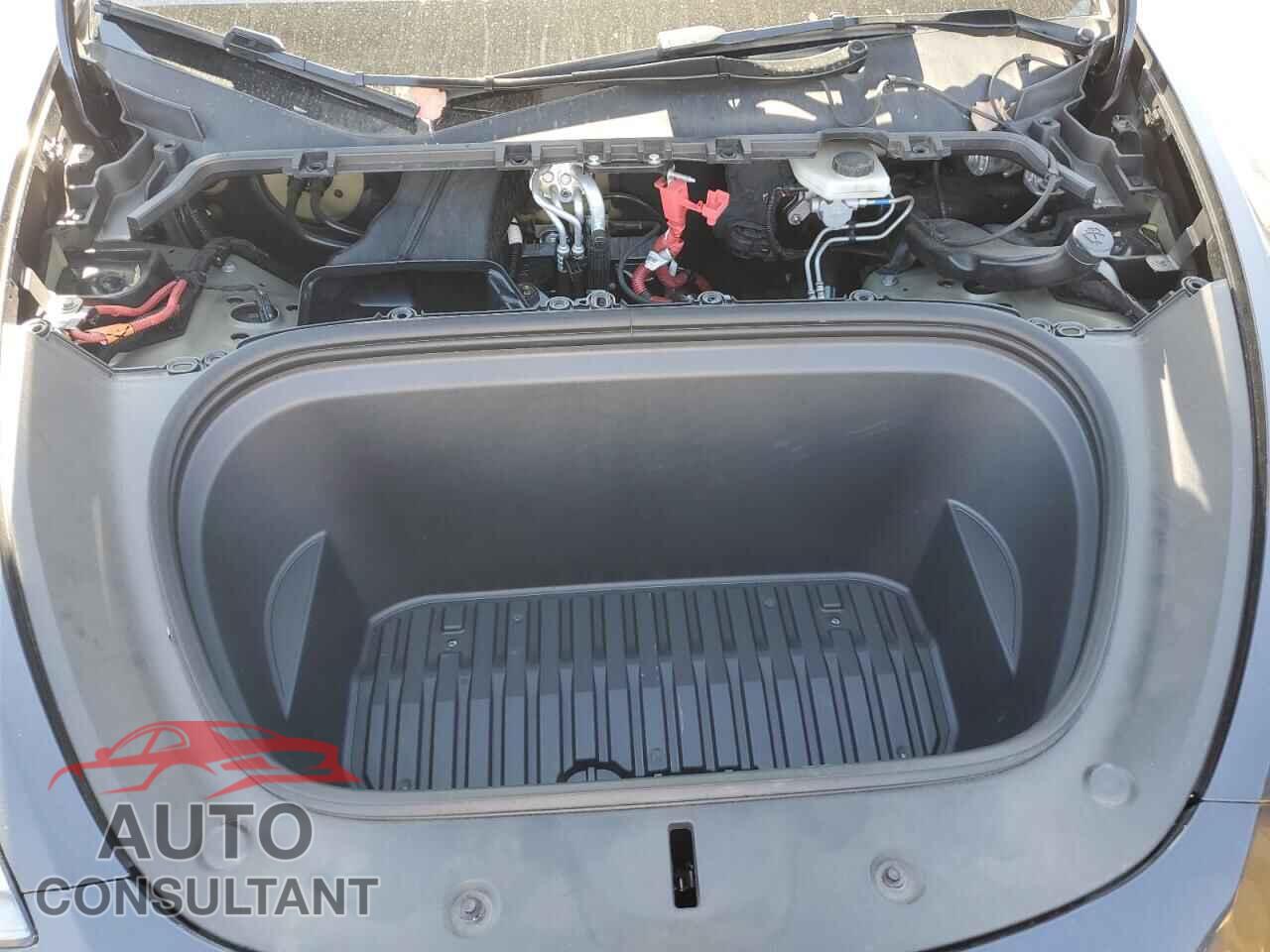 TESLA MODEL Y 2024 - 7SAYGDED0RF097073