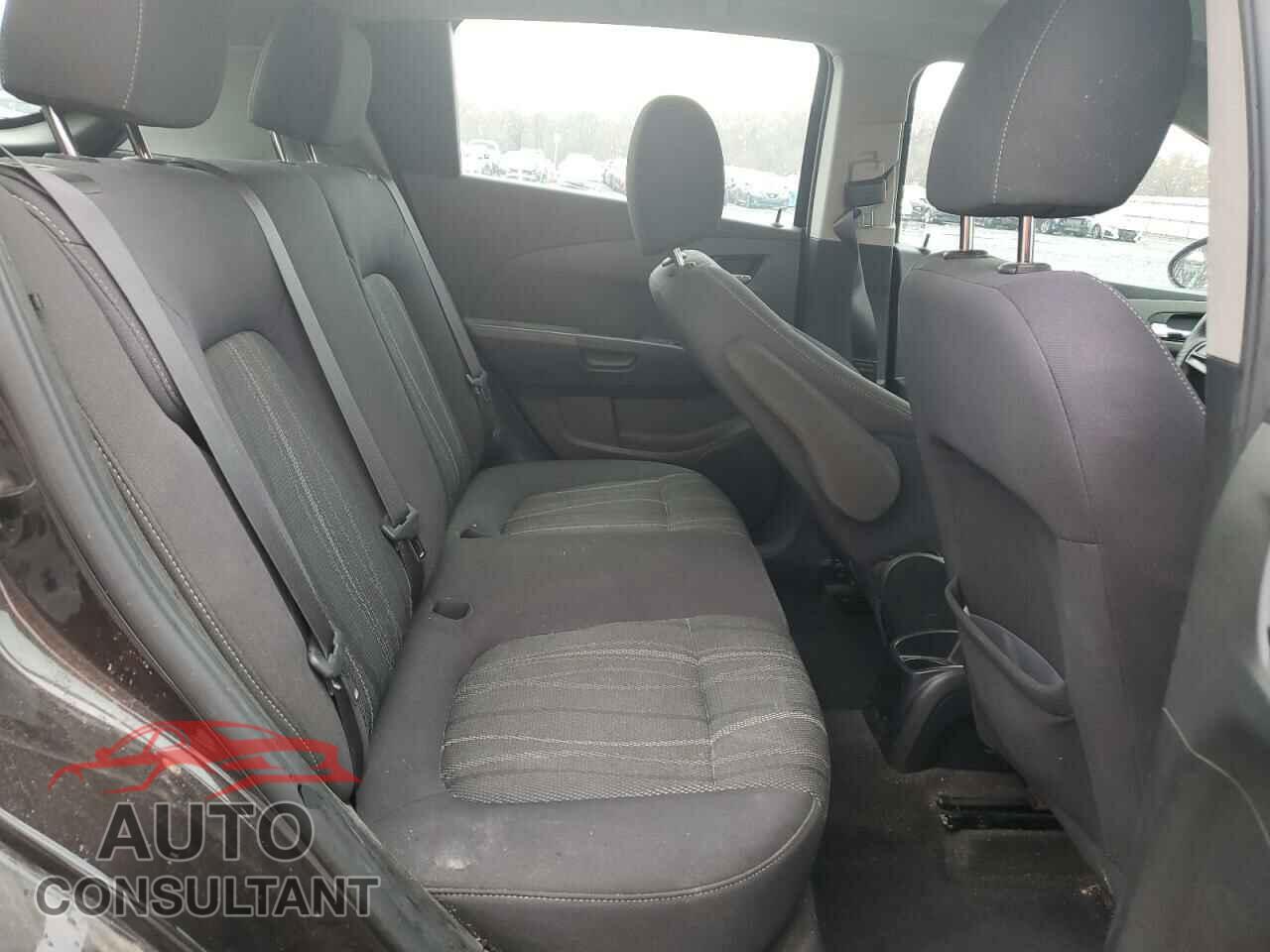 CHEVROLET SONIC 2014 - 1G1JC6SH8E4228841