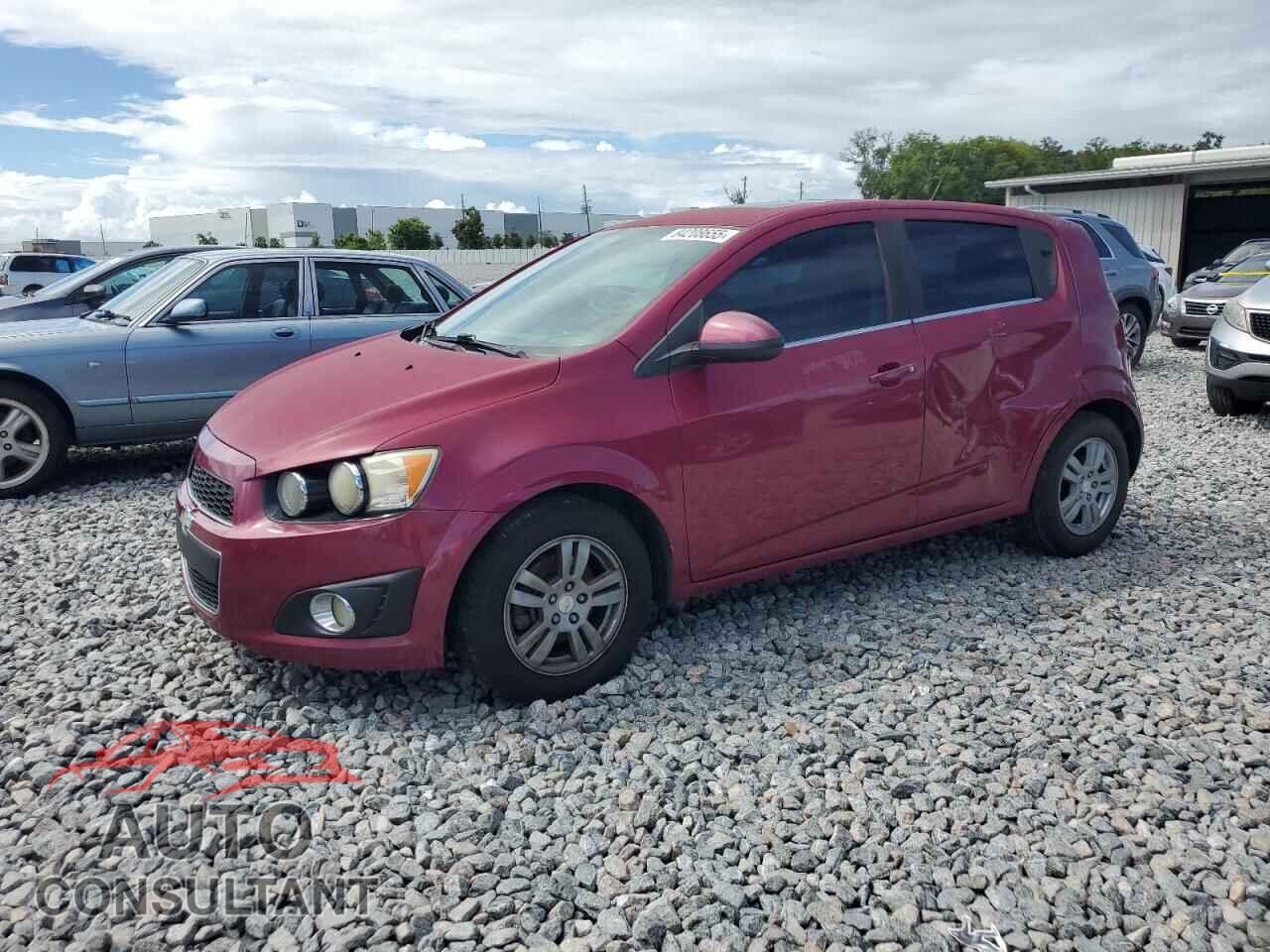 CHEVROLET SONIC 2014 - 1G1JC6SH4E4108552