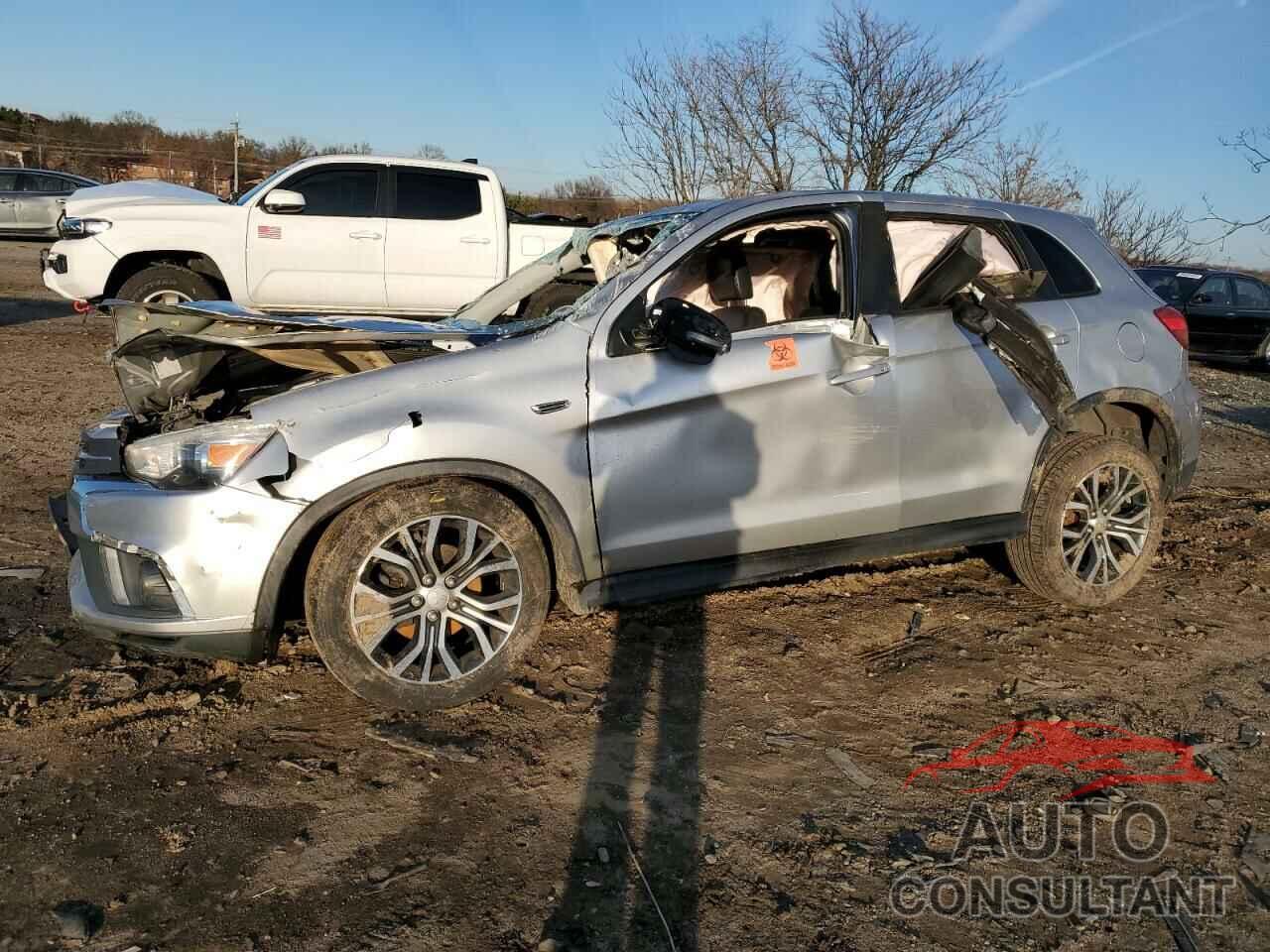 MITSUBISHI OUTLANDER 2018 - JA4AR3AW0JU001068