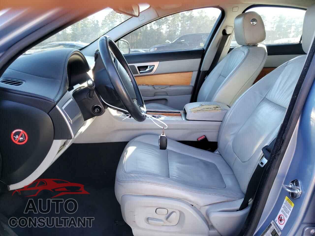 JAGUAR XF 2011 - SAJWA0FB8BLS02474
