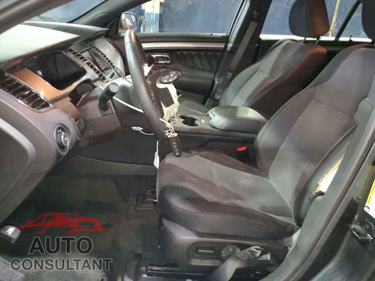 FORD TAURUS 2018 - 1FAHP2E86JG117122