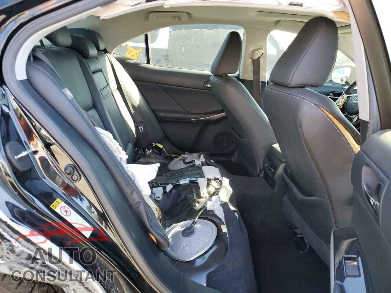LEXUS IS 2016 - JTHBA1D20G5013012