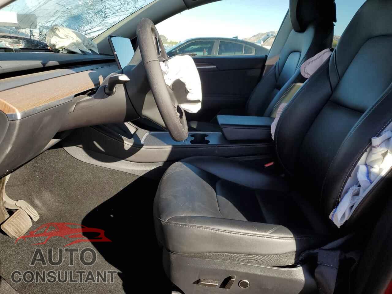 TESLA MODEL Y 2024 - 7SAYGAEE2RF150346